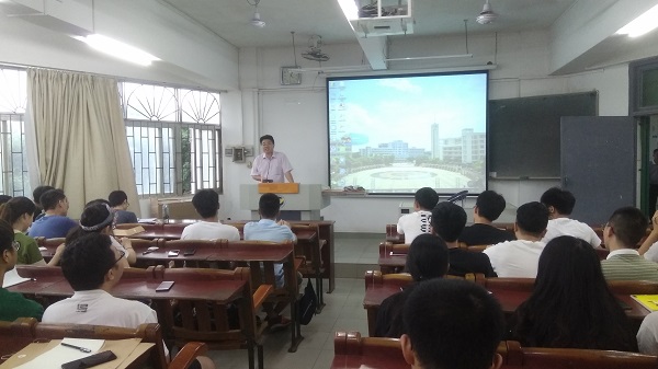 学院党总支王副书记作动员发言.jpg