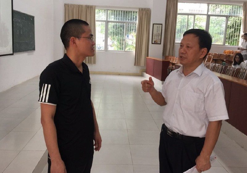 陈金龙教授听课.png