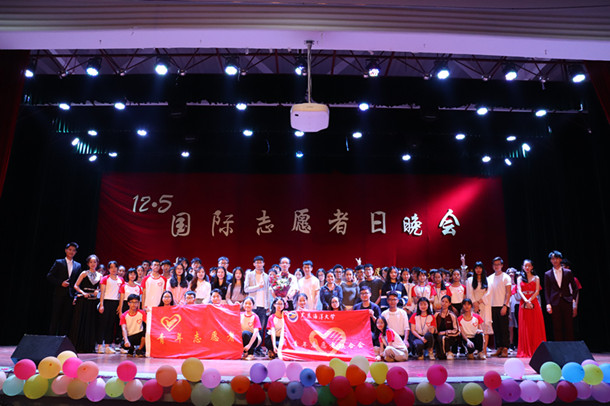 合唱《青年志愿者之歌》.jpg
